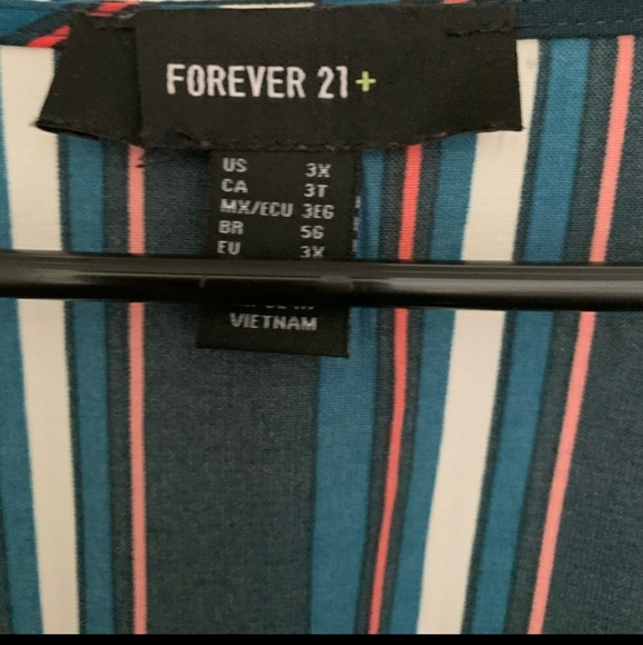 Forever 21 + Duster - Picture 3 of 4